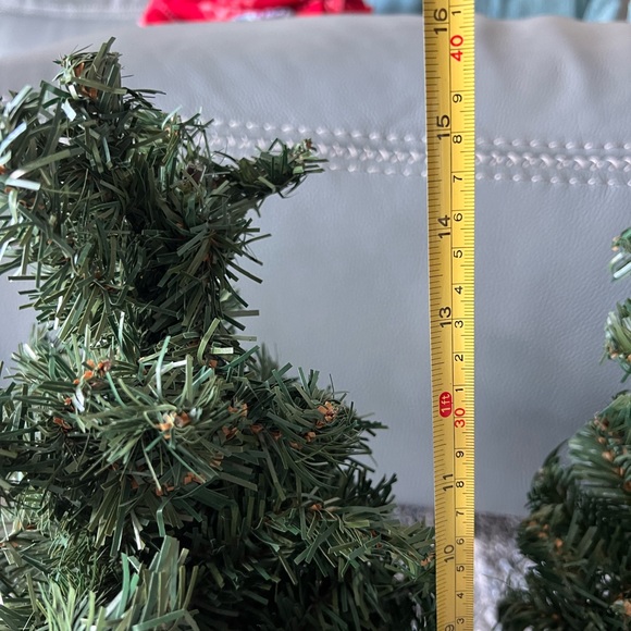 16 “ Undecorated CHRISTMAS TREE in BURLAP BAG- WIRED BRANCHES - Picture 2 of 6